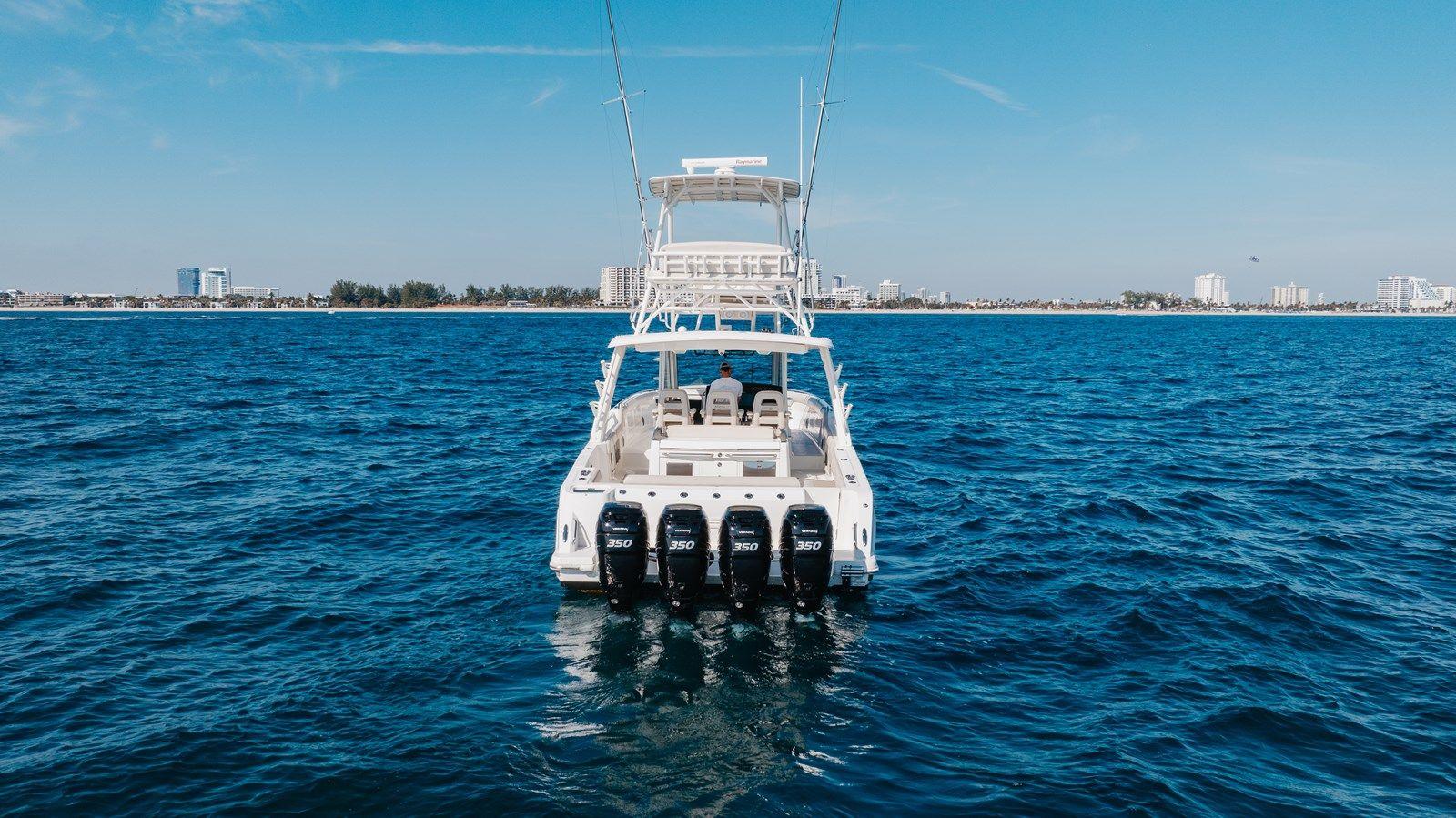 Boston Whaler 420 Outrage - Boston Whaler