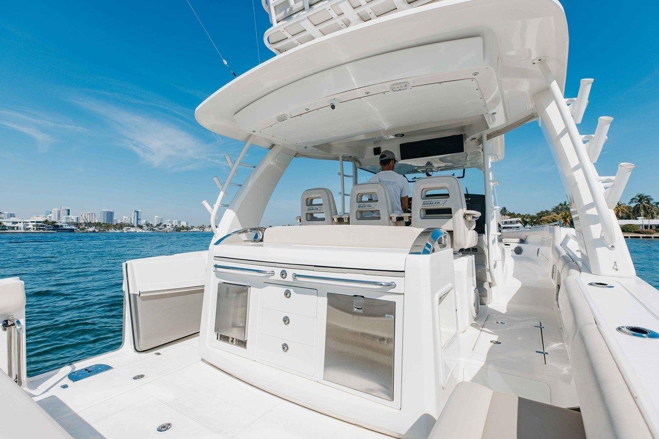 Boston Whaler 420 Outrage