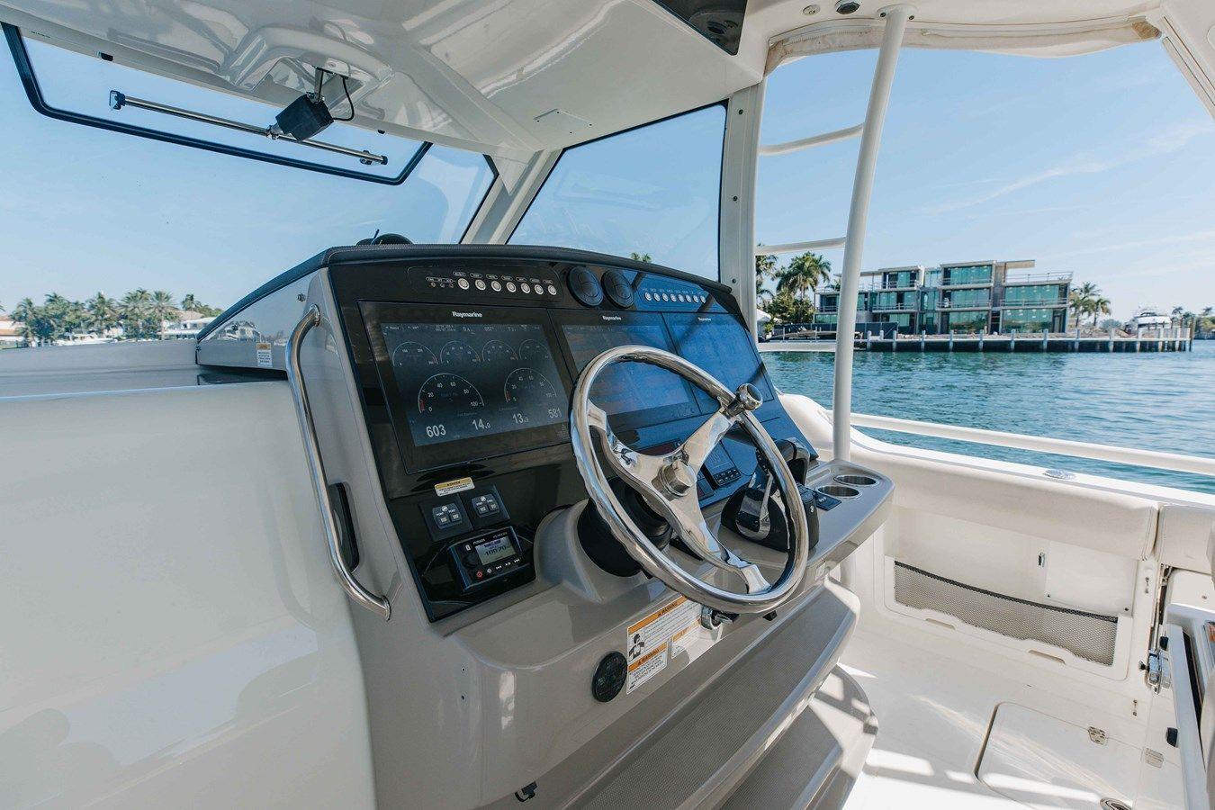 Buy a yacht Boston Whaler 420 Outrage 420 Outrage