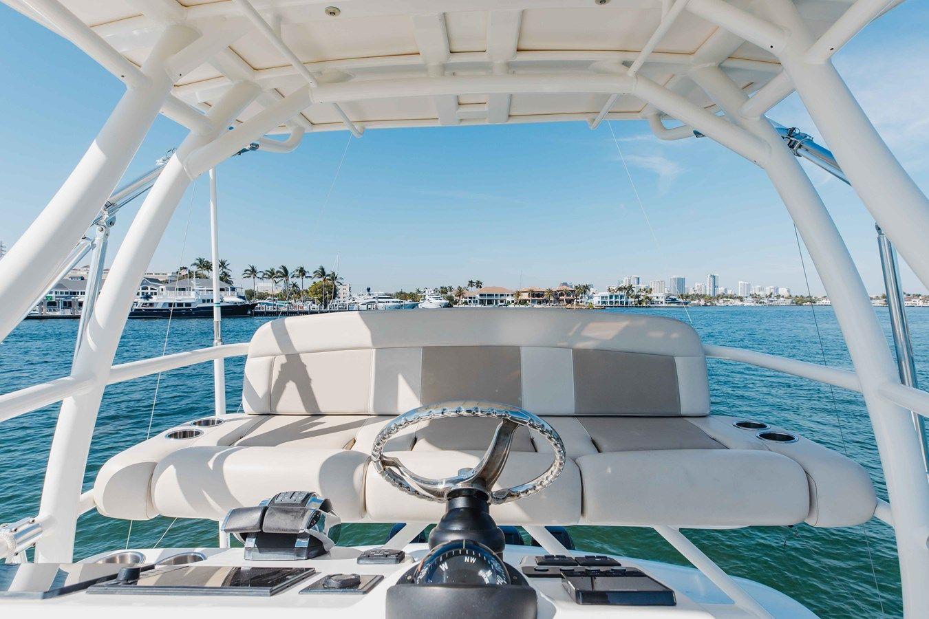 Buy a yacht Boston Whaler 420 Outrage 42