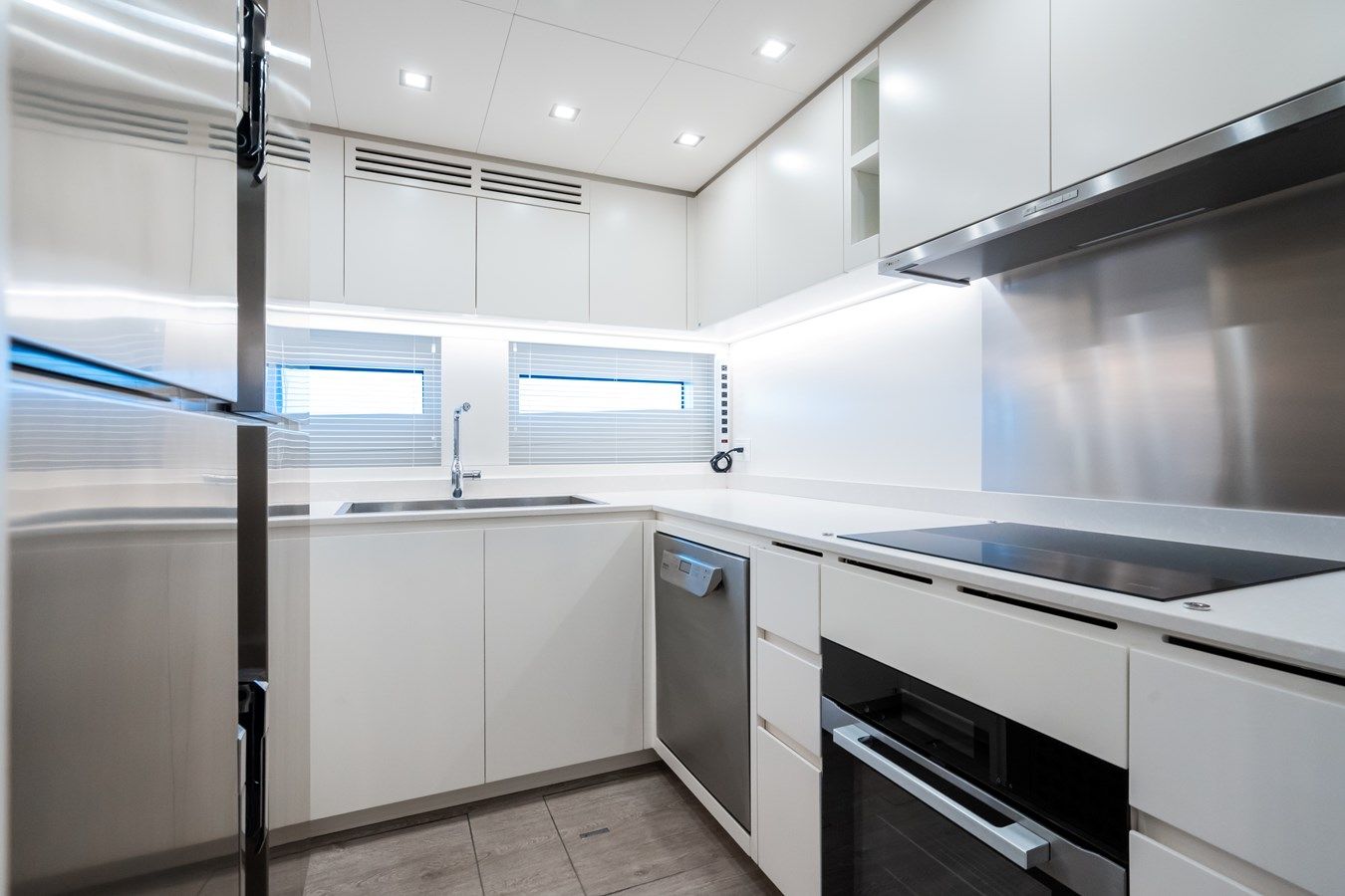 Стоимость яхты JACQPOT - Mangusta