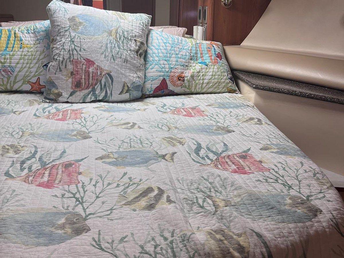 Купить яхту ELEGANT LADY 2004 в Shestakov Yacht Sales