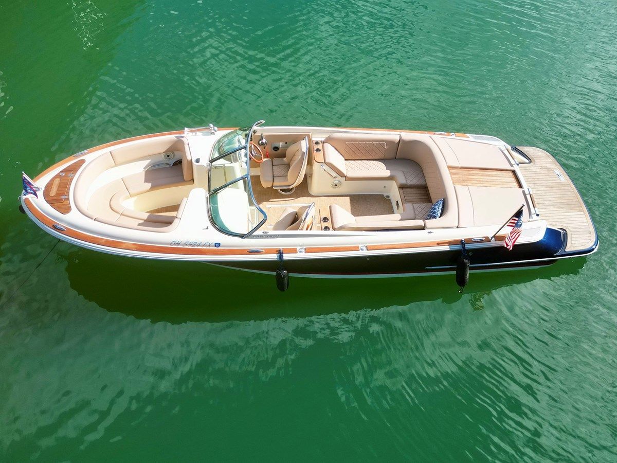 Buy a 018 Chris-Craft Launch 27 Heritage Trim Edition Surf - CHRIS-CRAFT at Shestakov Yacht Sales