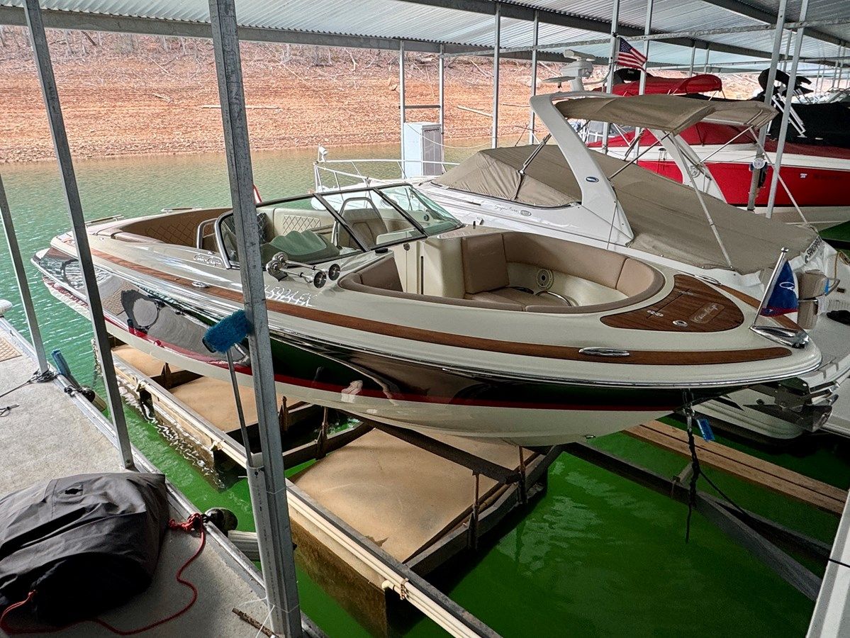 Buy a yacht 018 Chris-Craft Launch 27 Heritage Trim Edition Surf