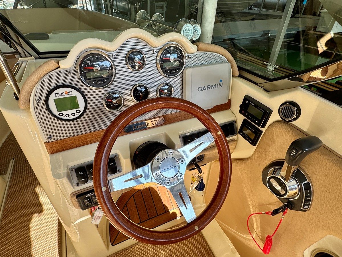 Buy a yacht 018 Chris-Craft Launch 27 Heritage Trim Edition Surf 2018