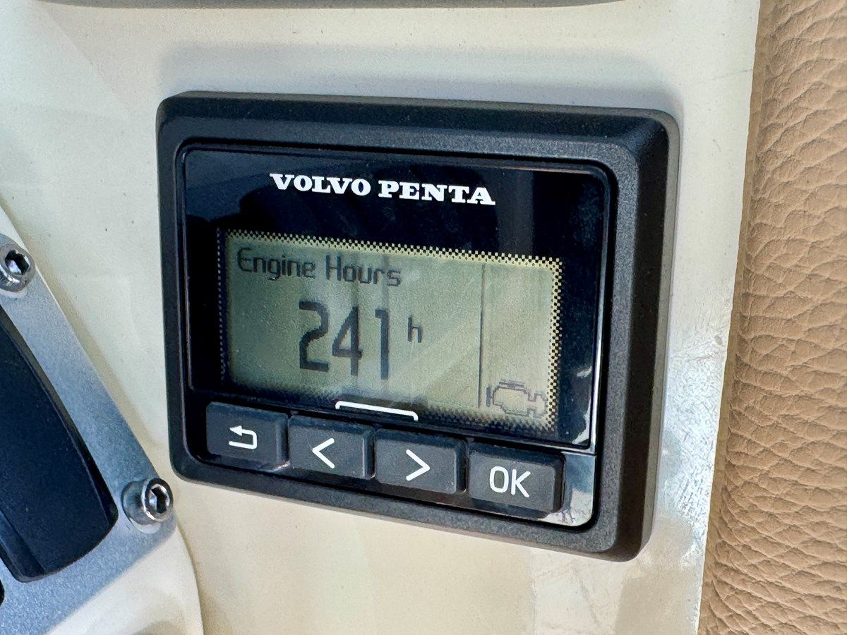 Buy a yacht 018 Chris-Craft Launch 27 Heritage Trim Edition Surf - CHRIS-CRAFT