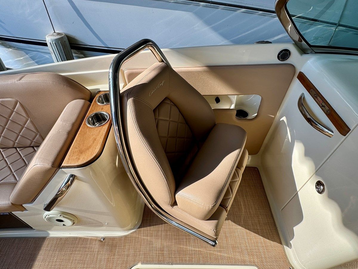 018 Chris-Craft Launch 27 Heritage Trim Edition Surf