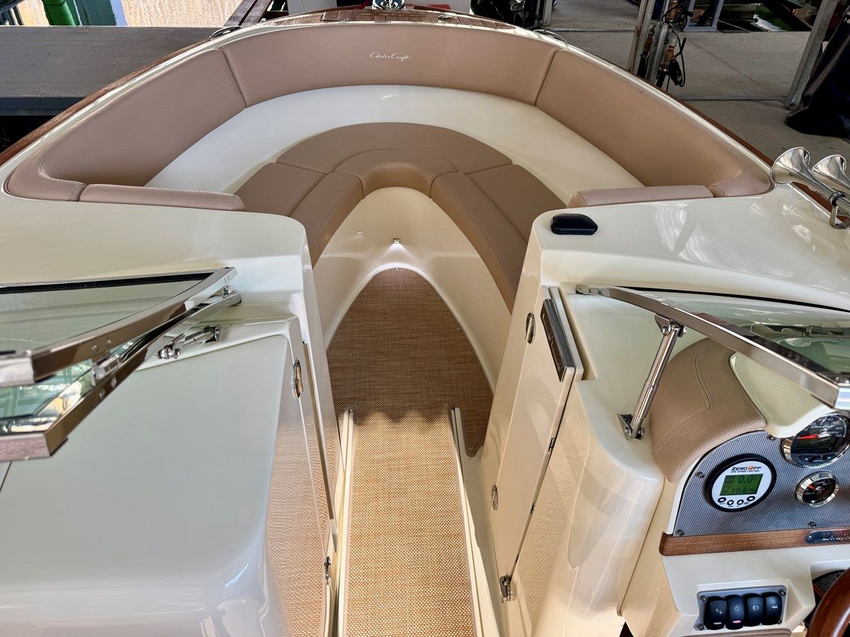 018 Chris-Craft Launch 27 Heritage Trim Edition Surf