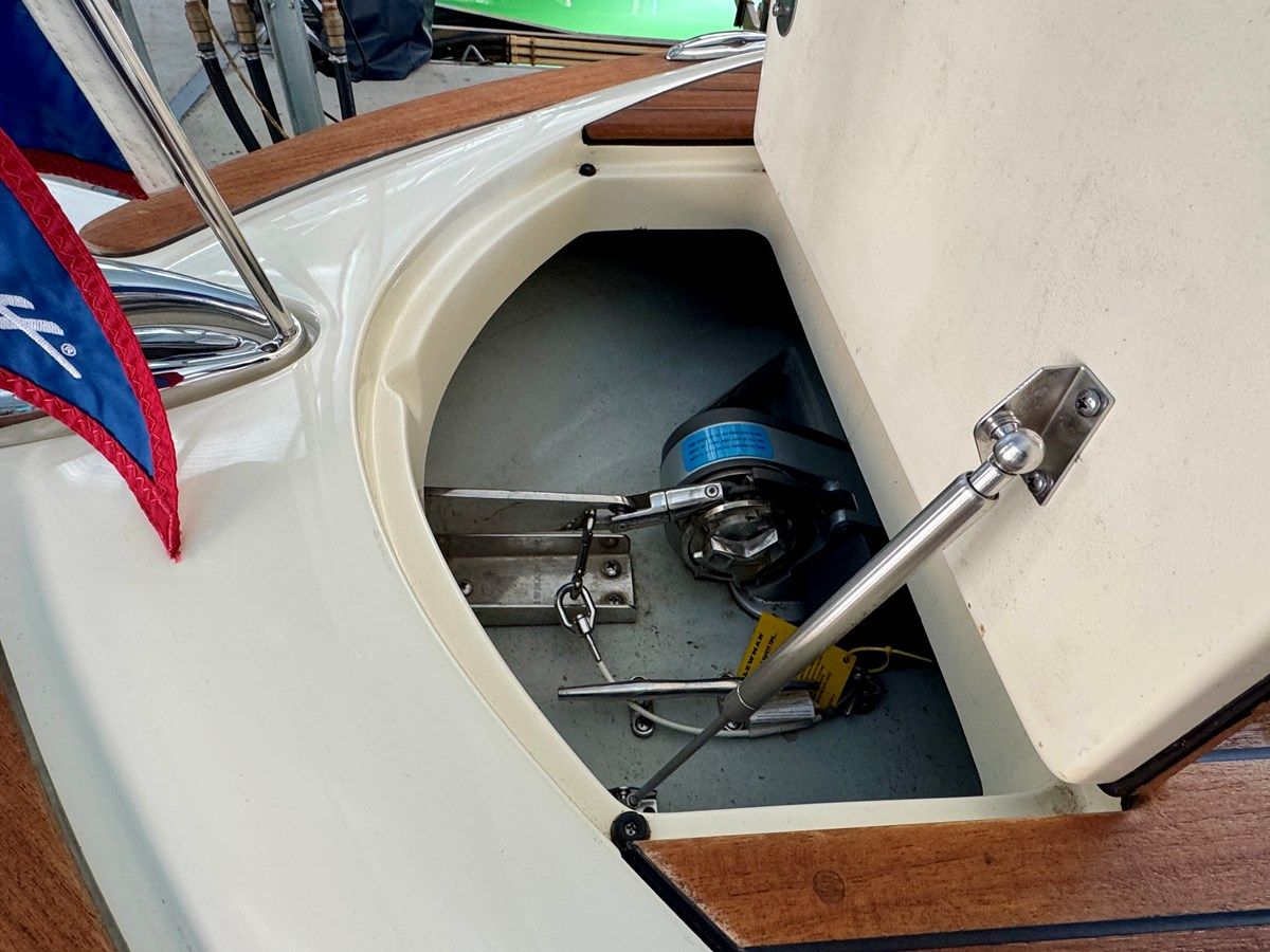 018 Chris-Craft Launch 27 Heritage Trim Edition Surf 26