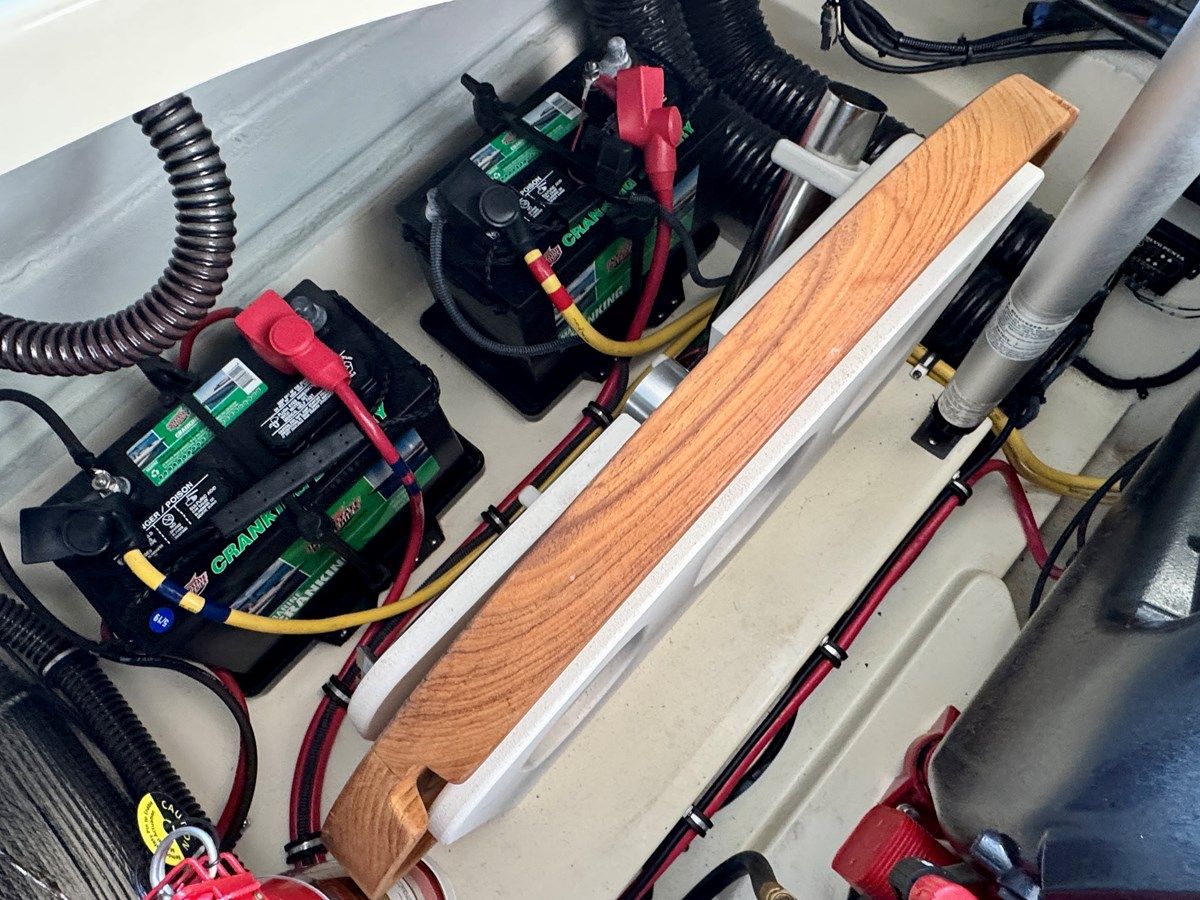 Buy a 018 Chris-Craft Launch 27 Heritage Trim Edition Surf at Shestakov Yacht Sales