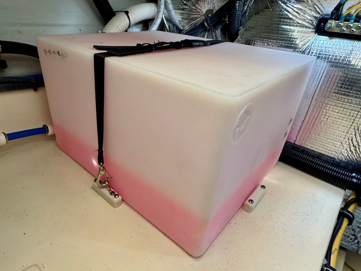 best yacht sales deals 018 Chris-Craft Launch 27 Heritage Trim Edition Surf