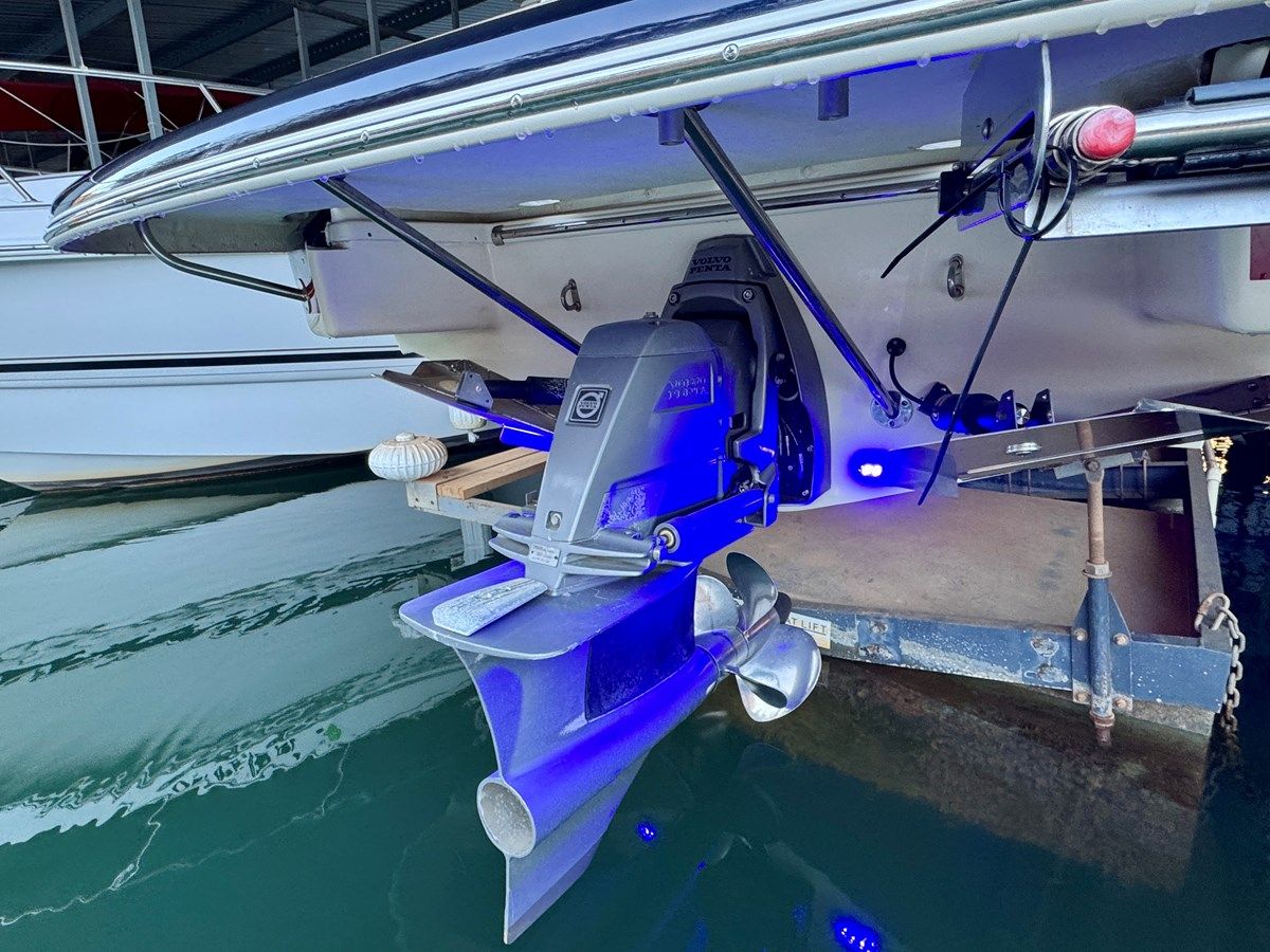 018 Chris-Craft Launch 27 Heritage Trim Edition Surf - CHRIS-CRAFT