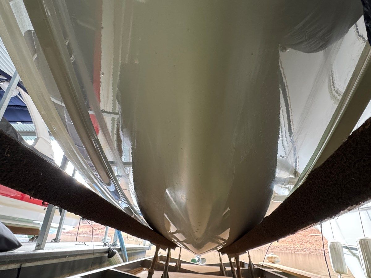 Buy a 018 Chris-Craft Launch 27 Heritage Trim Edition Surf 26 at Shestakov Yacht Sales