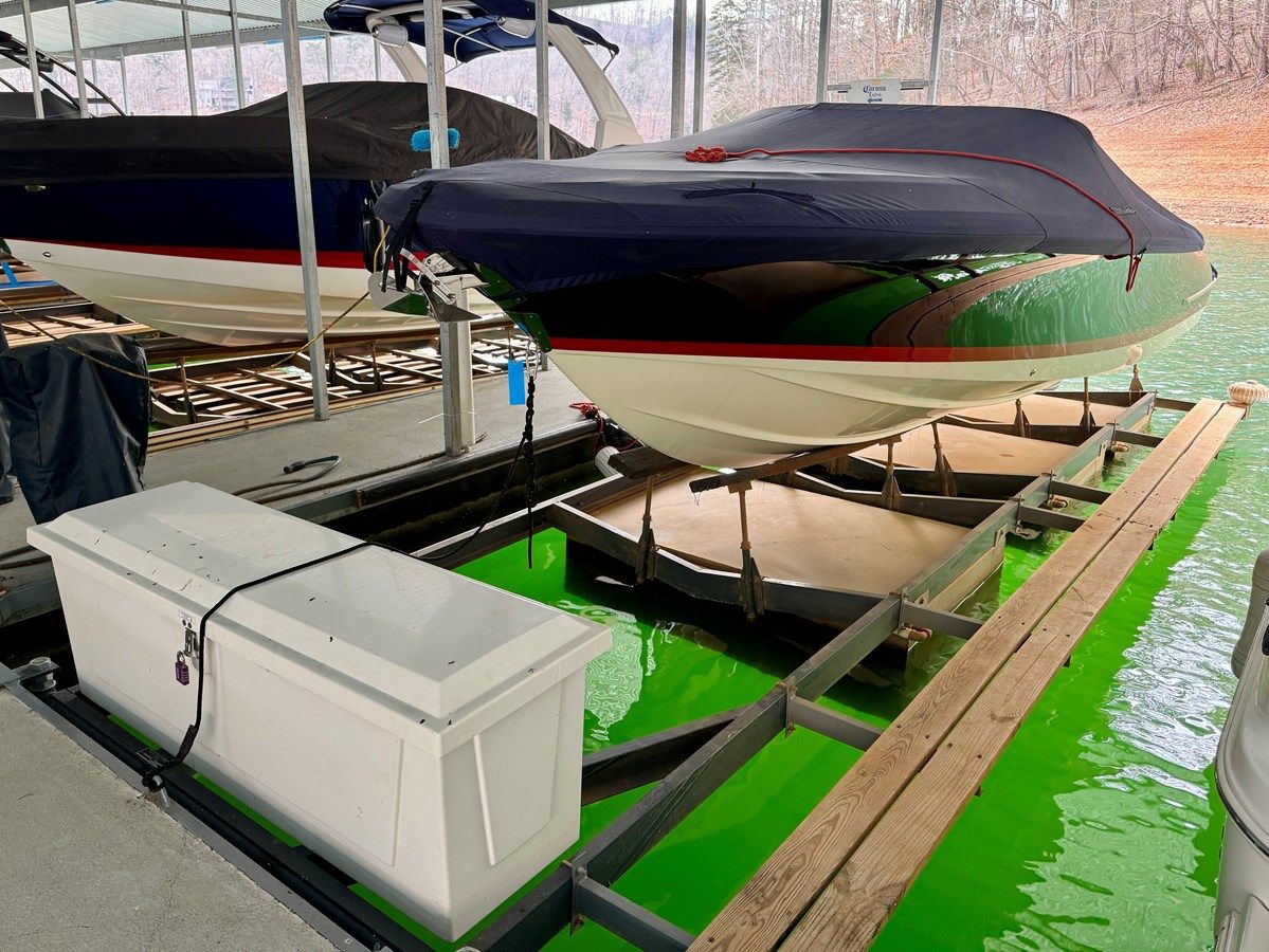 018 Chris-Craft Launch 27 Heritage Trim Edition Surf Launch 27 Wake Surf Heritage Trim Edition