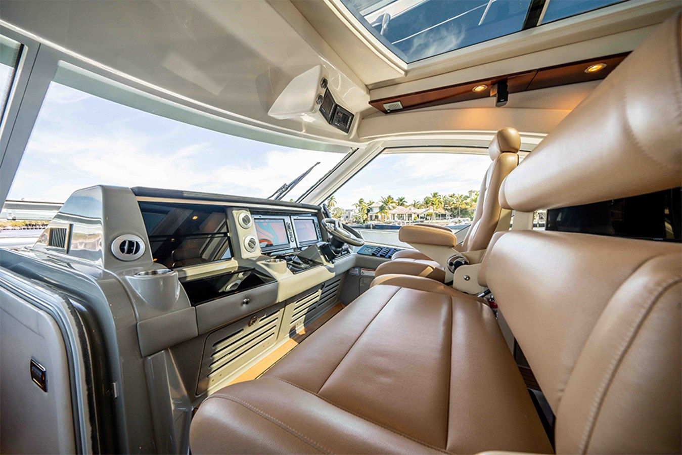 RECON ROYALE 610 Sundancer