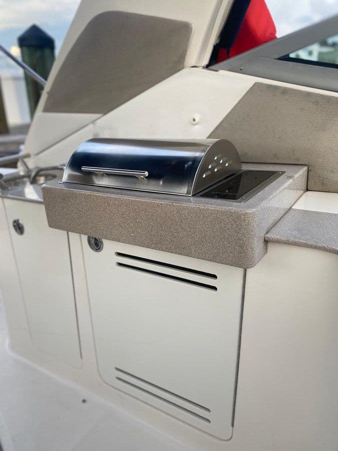 Купить яхту Sea Ray 310 Sundancer 31 в Shestakov Yacht Sales