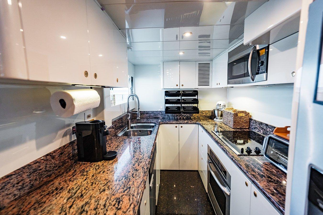 Купить яхту SOUTHERN BELLE 87 в Shestakov Yacht Sales