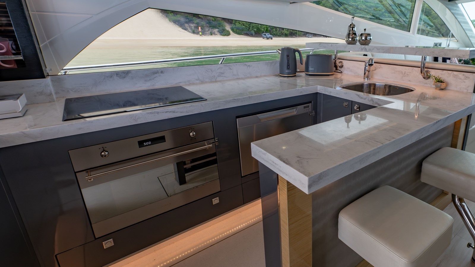 MAGNUM 2016 yacht sale