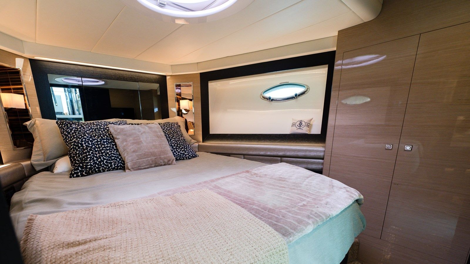 Buy a MAGNUM E56 XO at Shestakov Yacht Sales