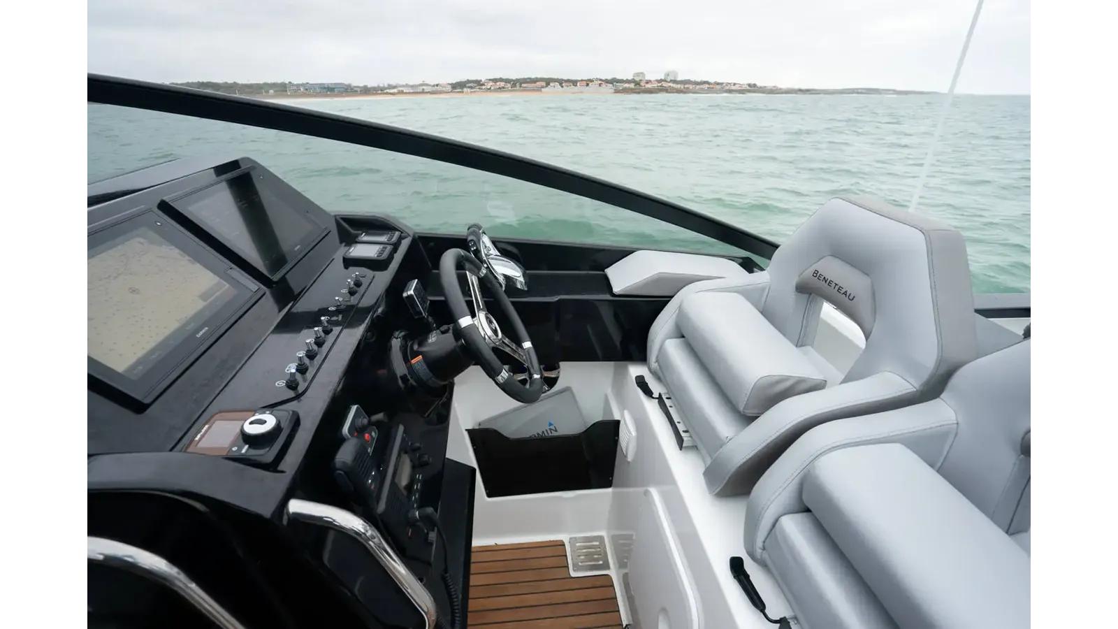 Лучшая цена на Beneteau Flyer 10 2024