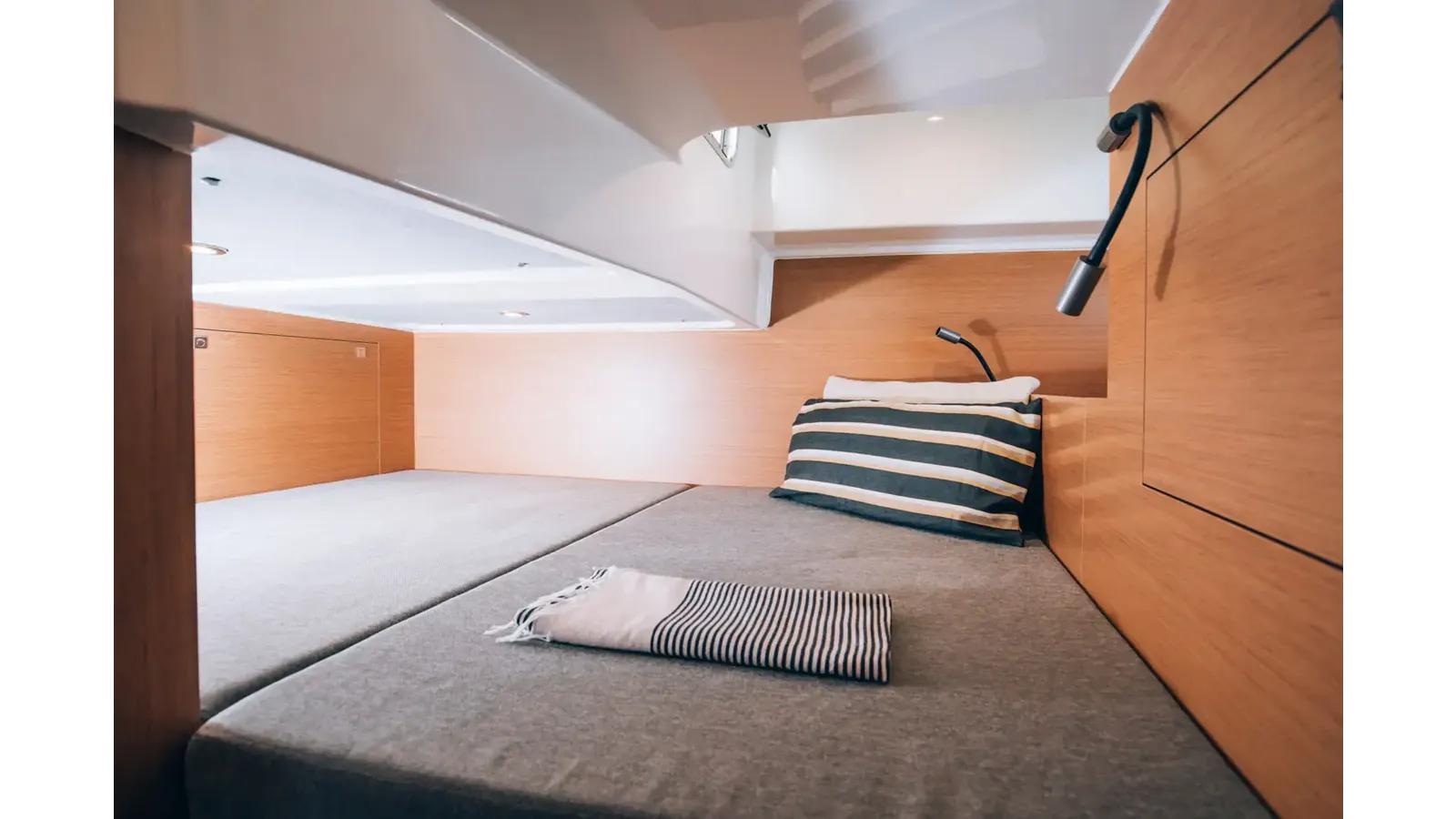 Купить яхту Beneteau Flyer 10 32 в Shestakov Yacht Sales