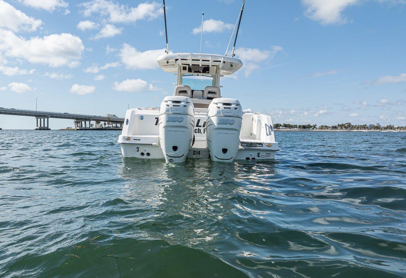 Купить Boston Whaler 330 Outrage