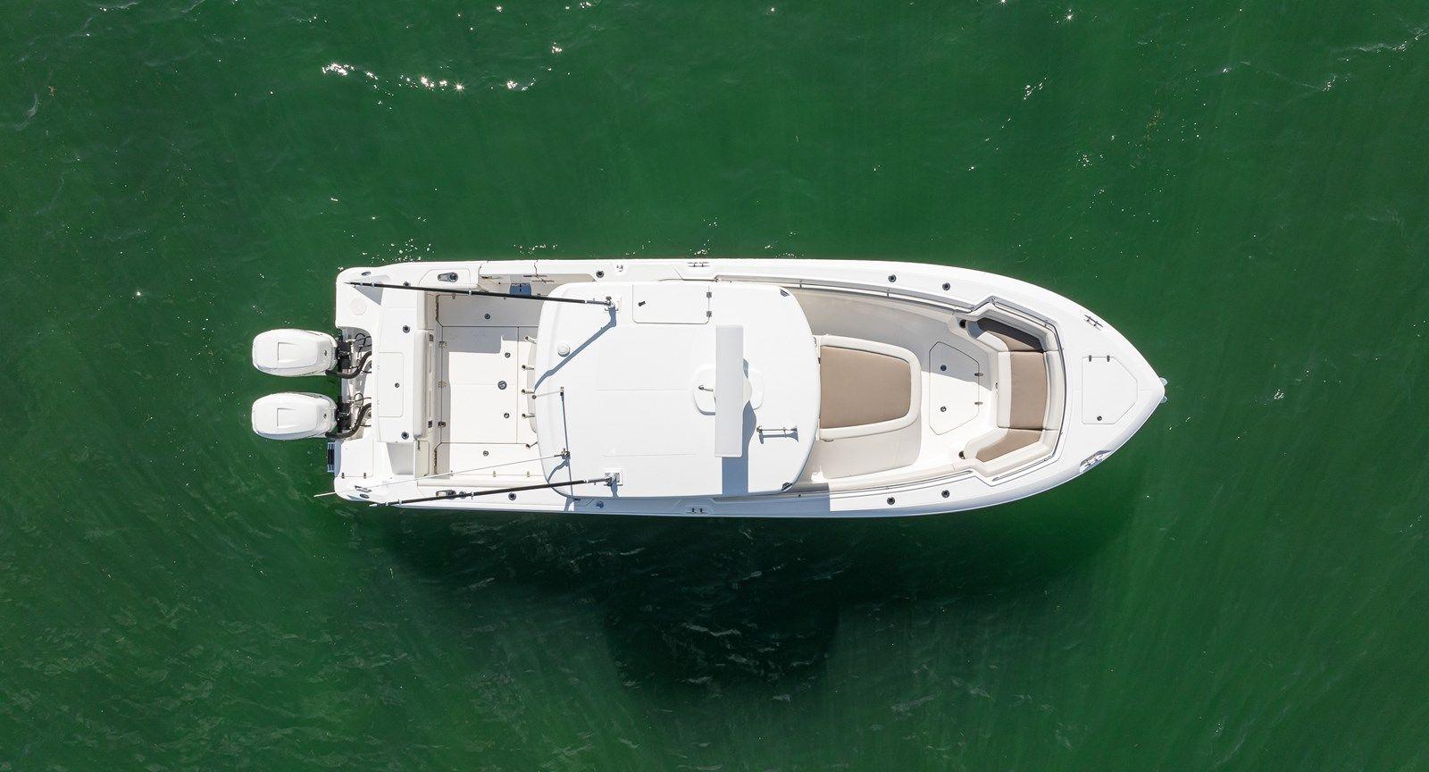Купить яхту Boston Whaler 330 Outrage 33 в Shestakov Yacht Sales