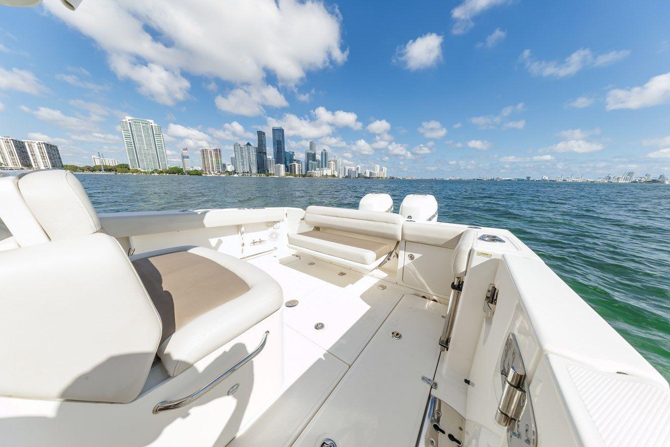 Стоимость яхты Boston Whaler 330 Outrage 33