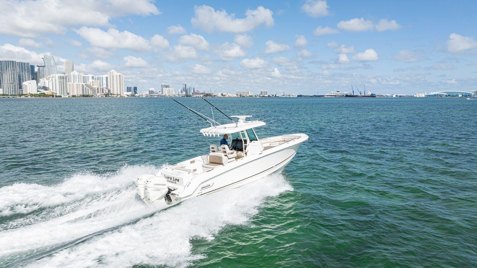 Купить Boston Whaler 330 Outrage 2018