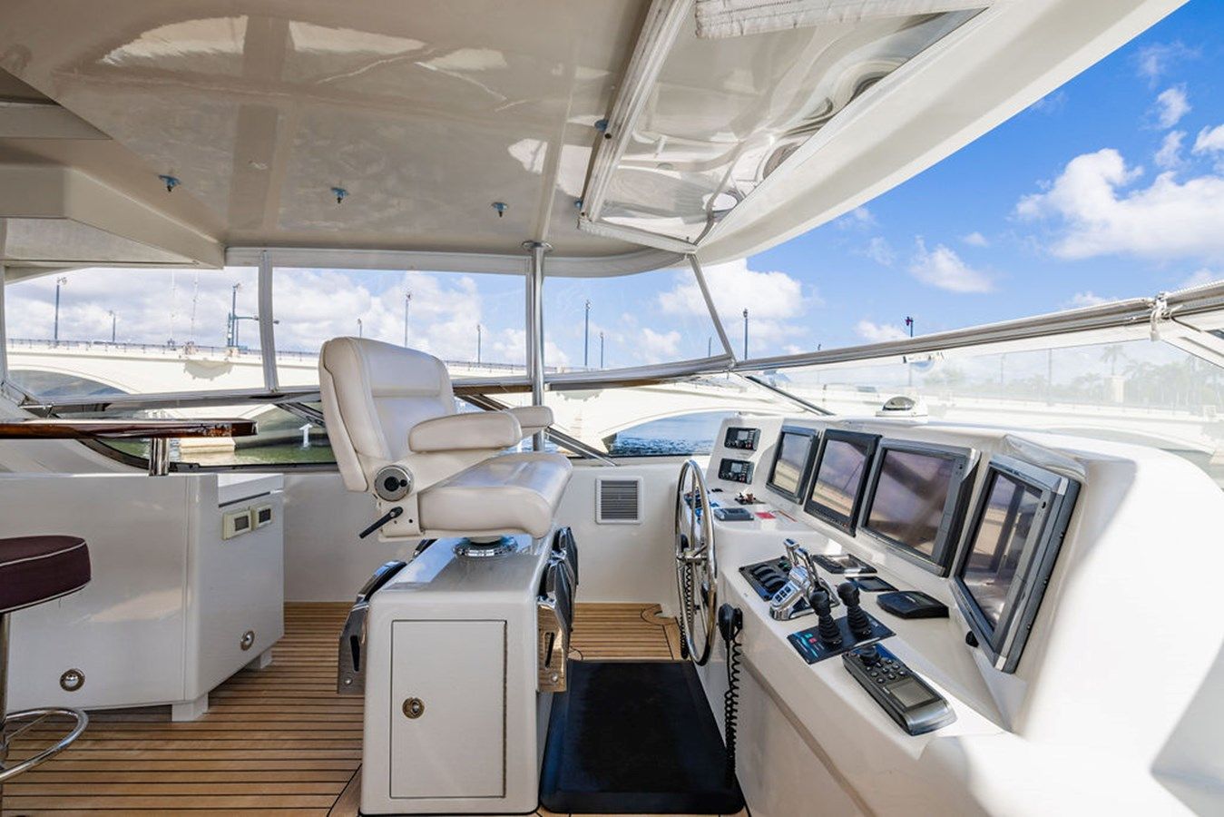 Buy a yacht H2ome 80