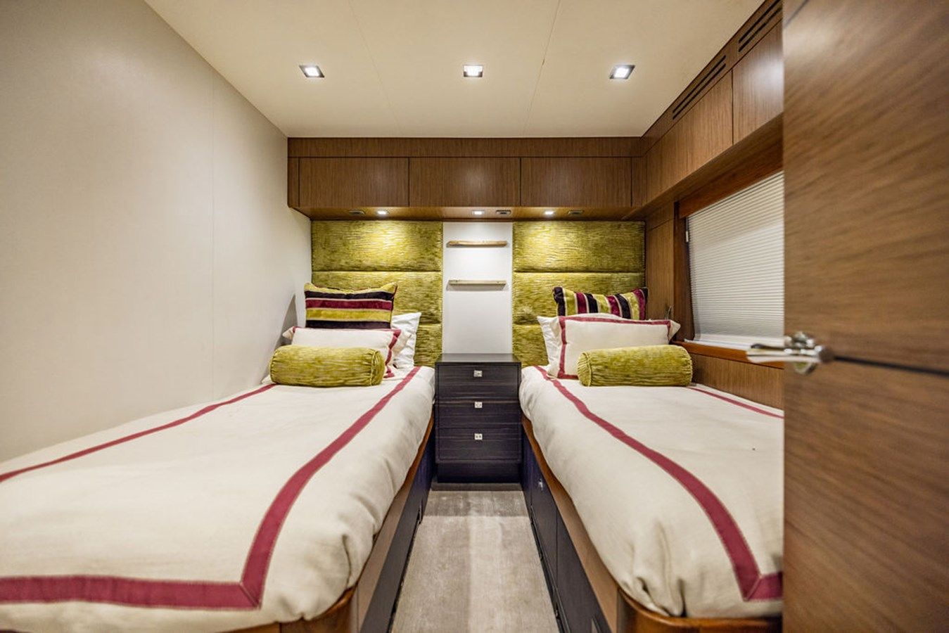 Buy a yacht H2ome - Hatteras