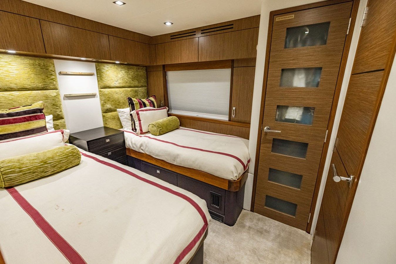 Buy a H2ome - Hatteras at Shestakov Yacht Sales