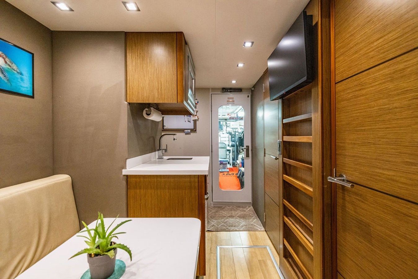 the best price on H2ome 80