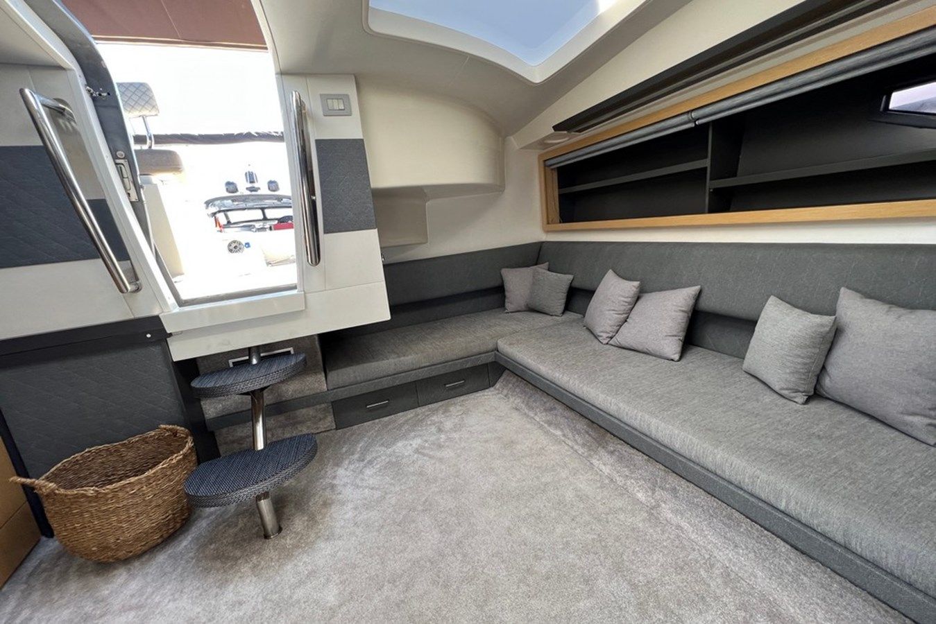 Купить BAIA ONE 43 - Baia