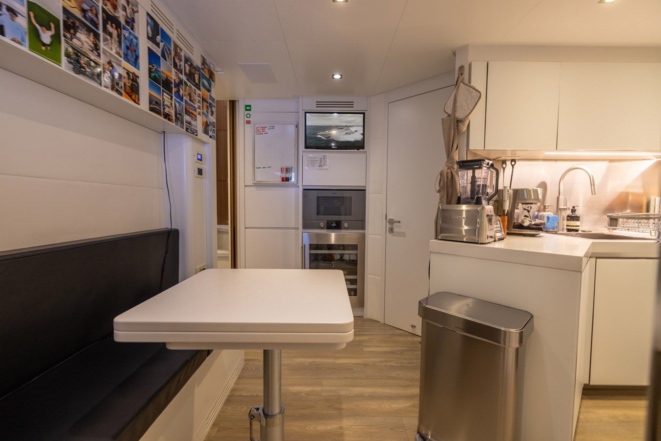 Продажа яхты NAAV - PERSHING