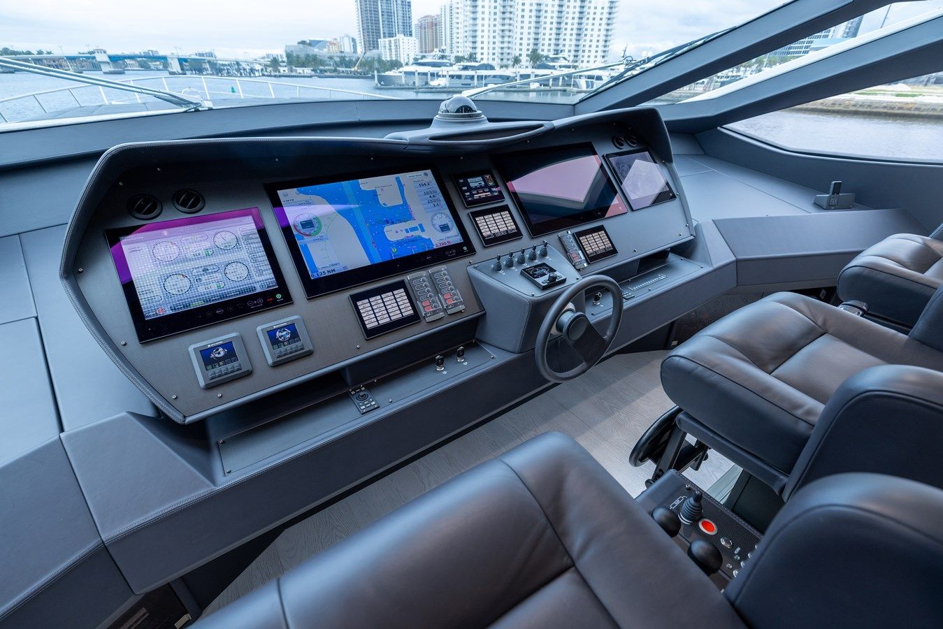 Лучшие предложения покупки яхты NAAV - PERSHING