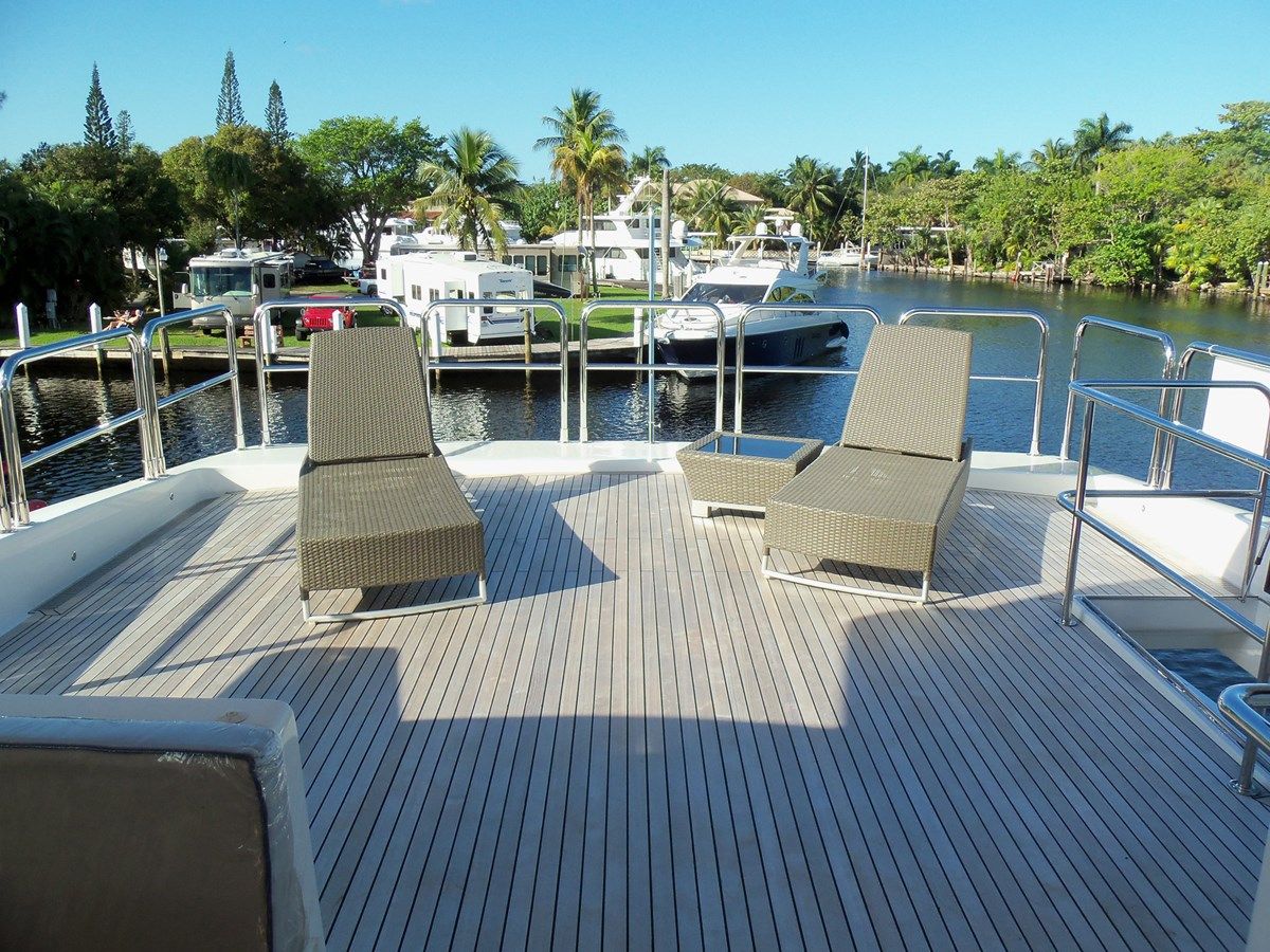 JOHNSON 93 OPEN BRIDGE 2026 yacht sale