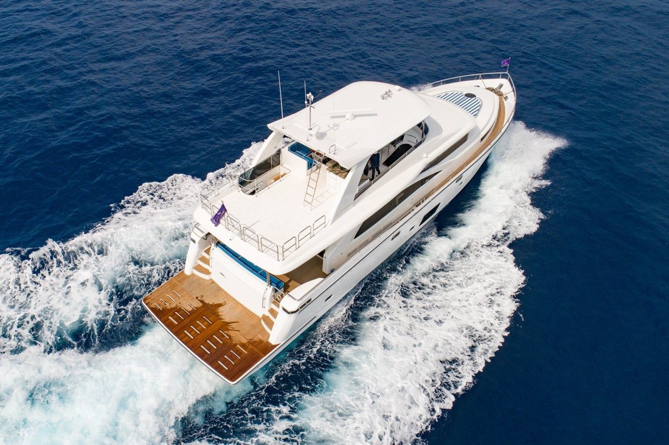 JOHNSON 80' FLYBRIDGE WHYDRAULIC PLATFORM