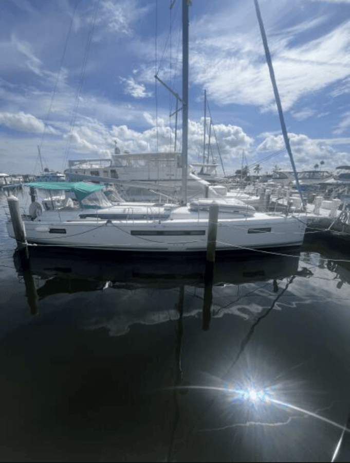 AQUA - Jeanneau yacht sale