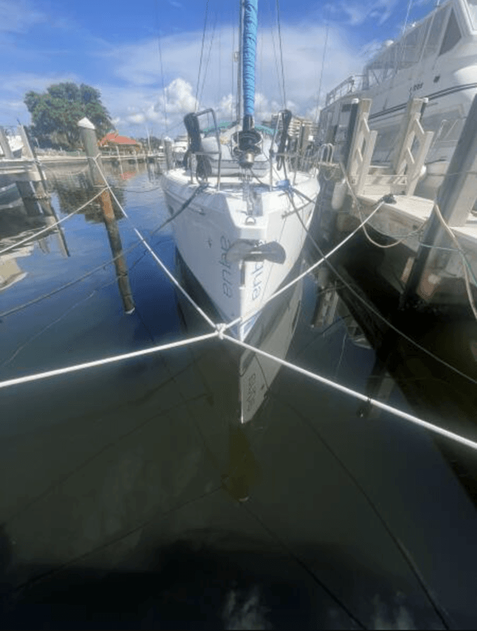 Buy a yacht AQUA - Jeanneau