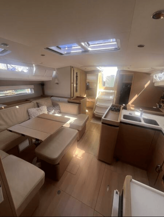 Buy a AQUA - Jeanneau at Shestakov Yacht Sales