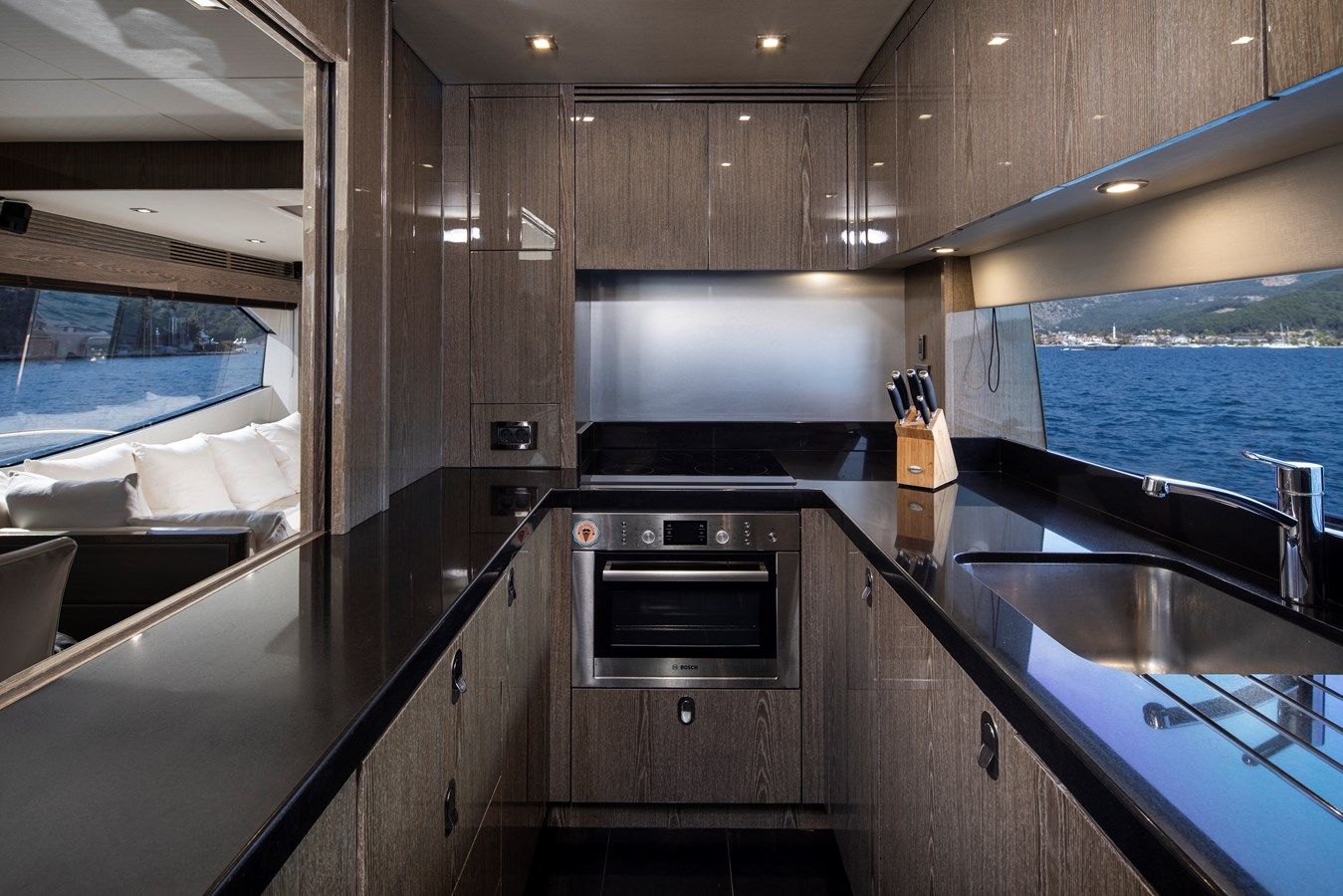 Купить SUNSEEKER 75 YACHT - Sunseeker