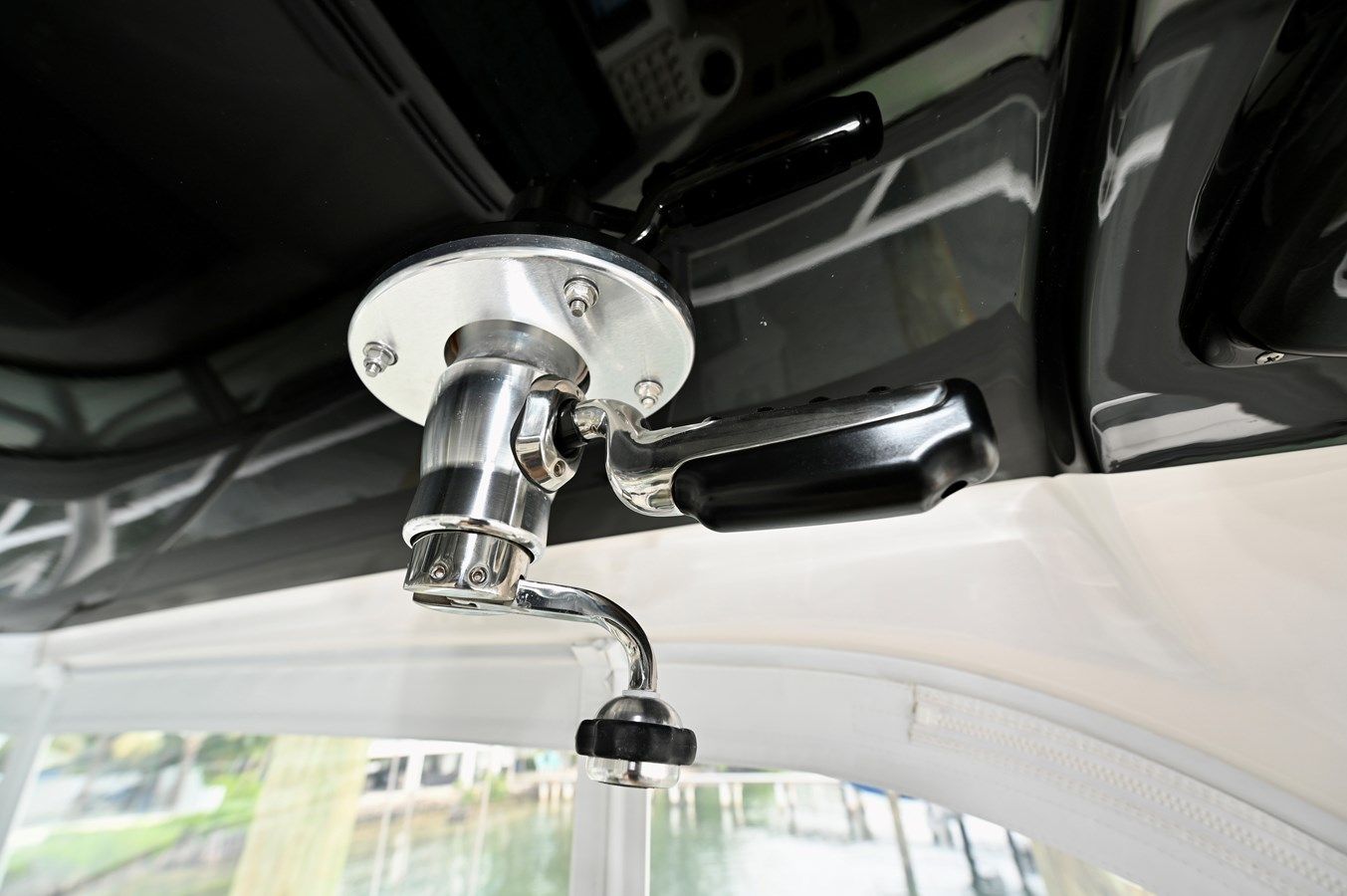 Продажа яхты Intrepid