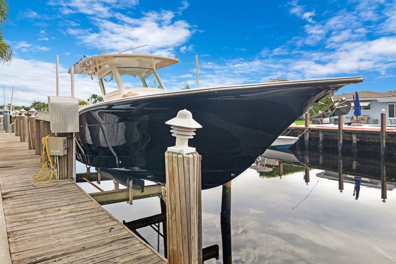 Buy a yacht VITAMIN SEA - SCOUT BOATS