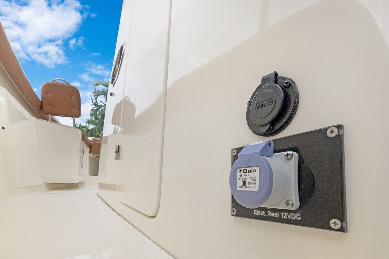 the best price on VITAMIN SEA 32