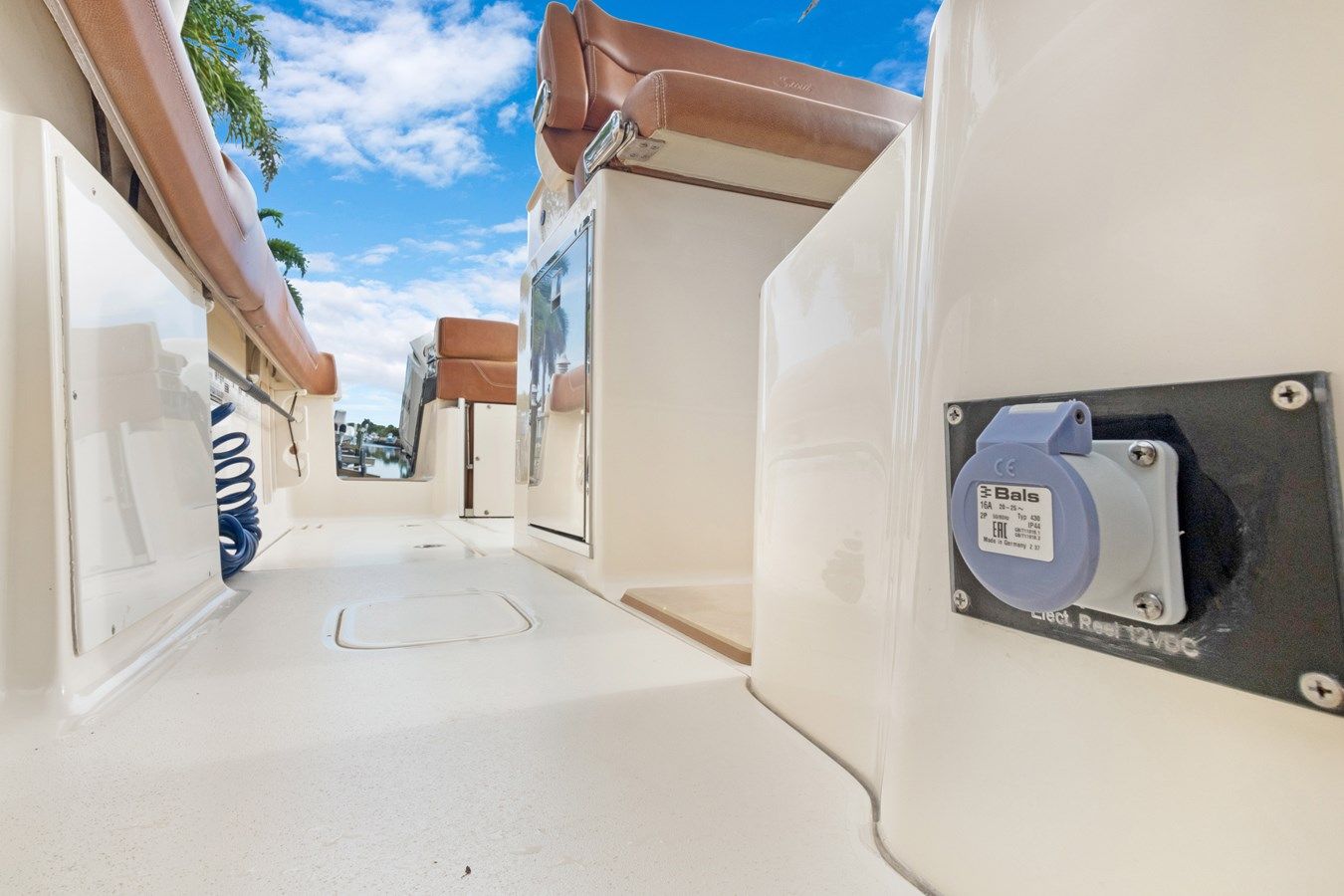 Buy a yacht VITAMIN SEA 320 LXF