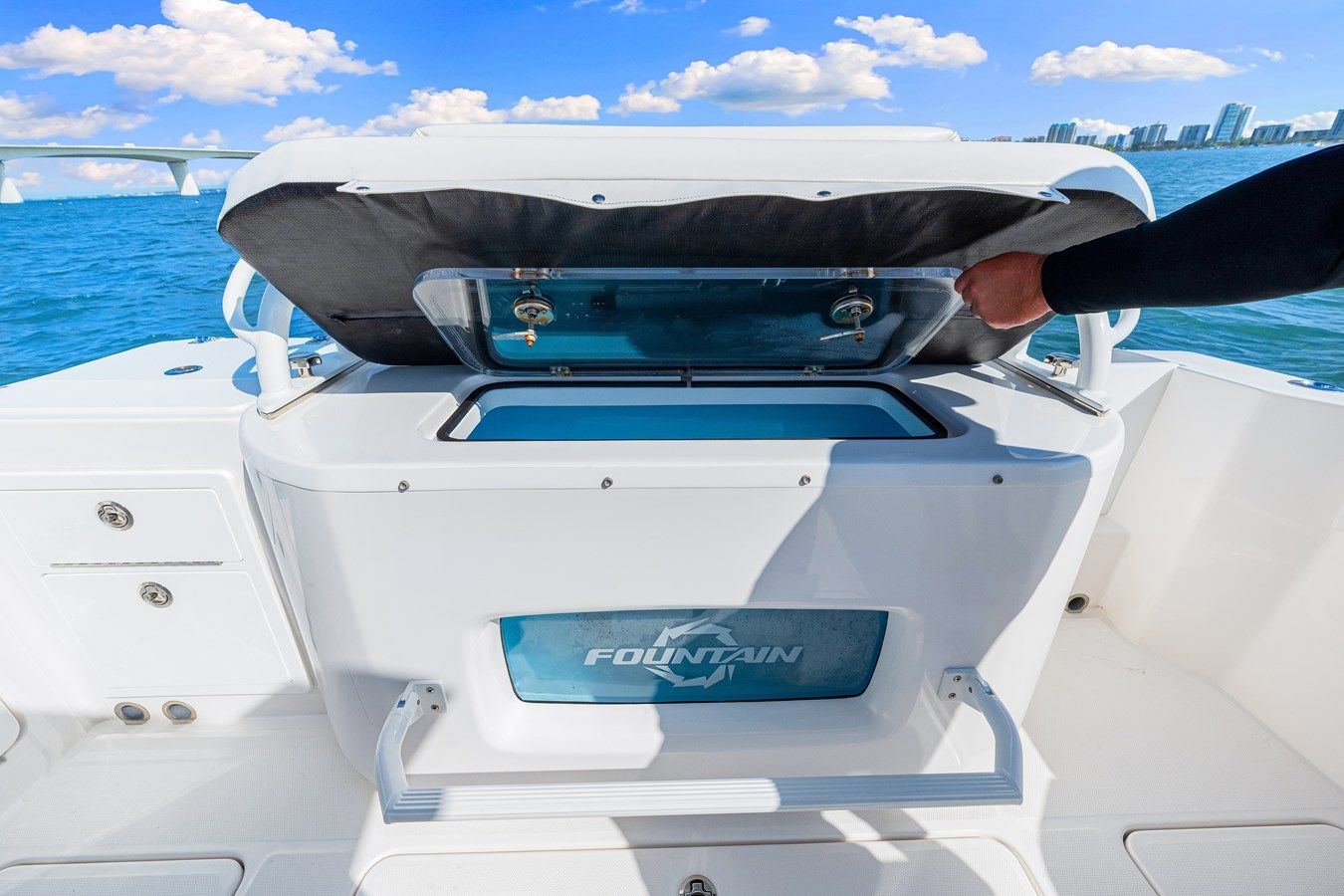 Купить яхту Aloan At Last - FOUNTAIN в Shestakov Yacht Sales