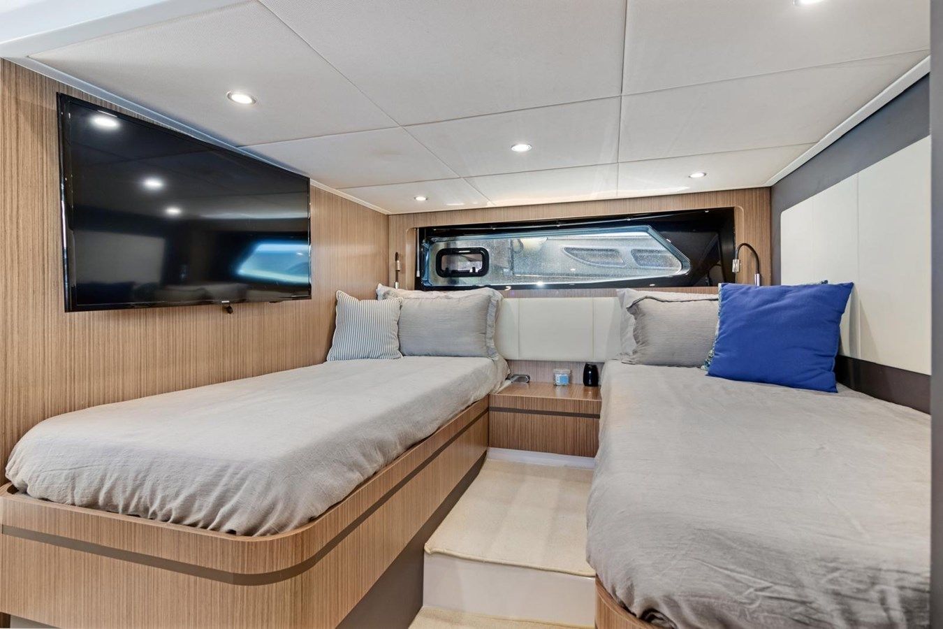 Buy a yacht Azimut Atlantis 43 2016