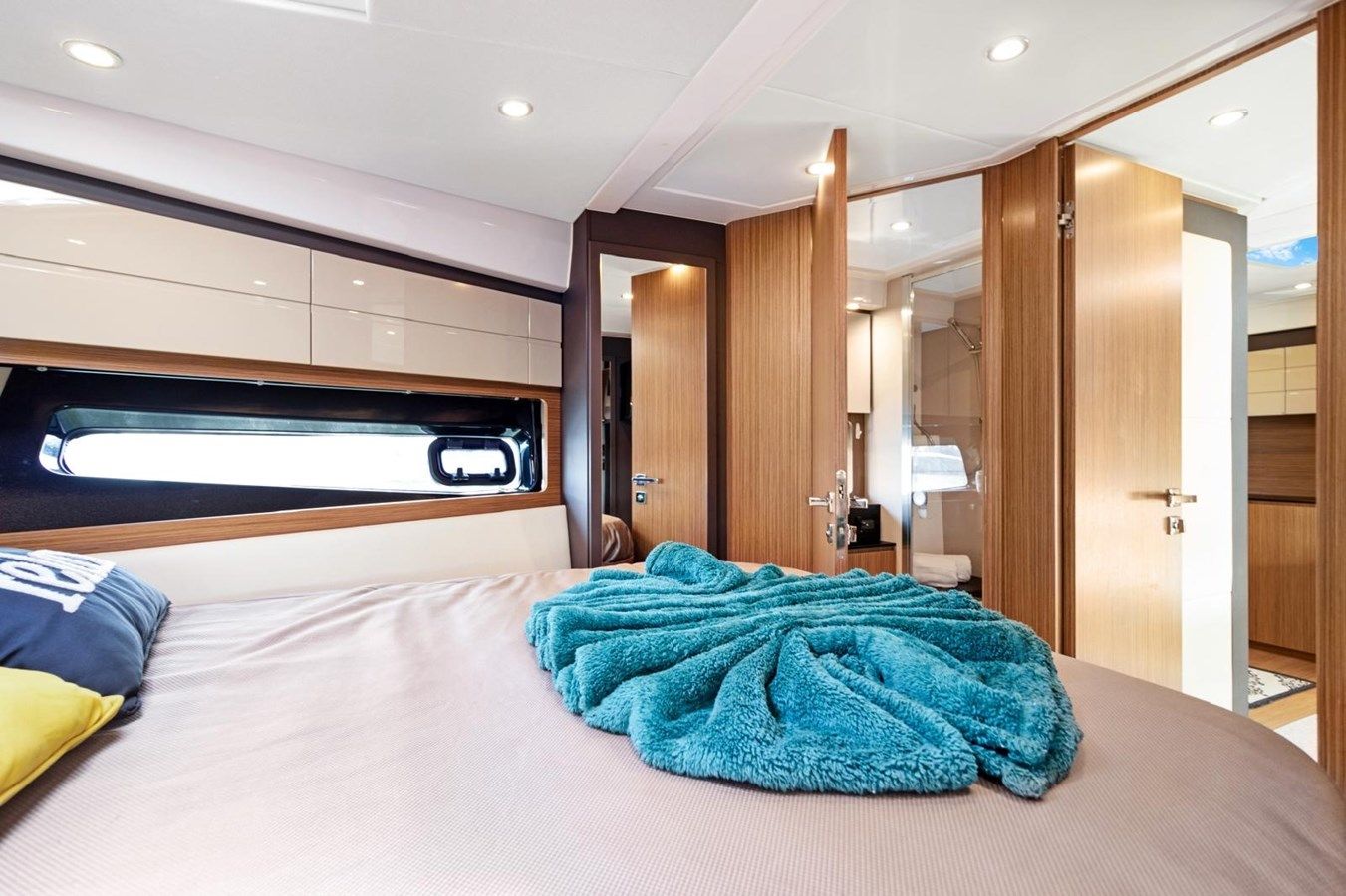 the best price on Azimut Atlantis 43 atlantis 43