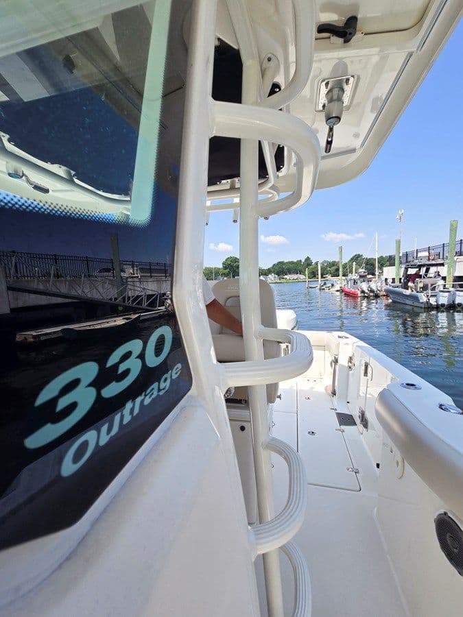 Boston Whaler Outrage 2017 yacht sale
